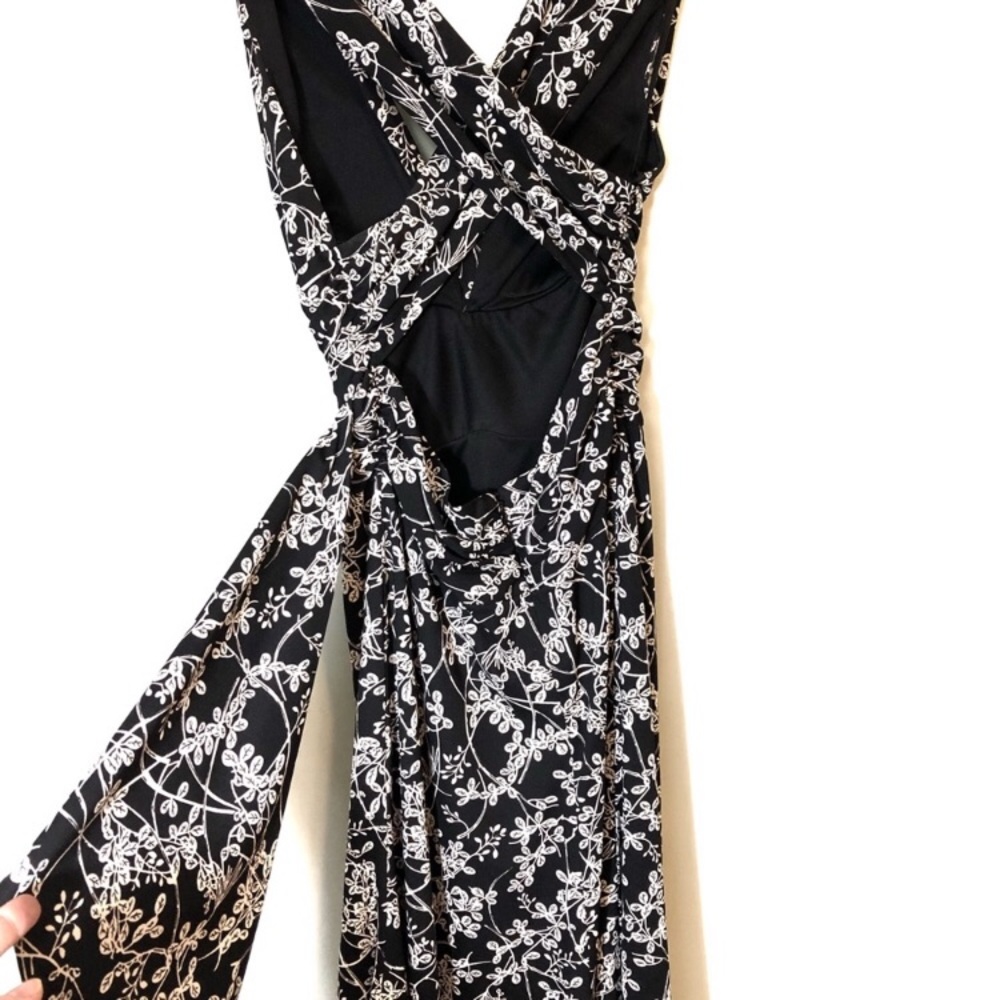 White House Black Market Cocktail Dress | size 2 - Picture 5 of 8